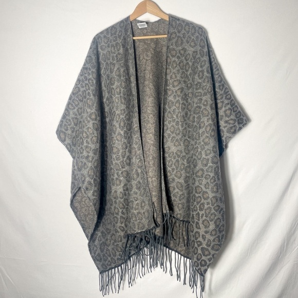 Woolrich gray leopard print open front blanket poncho | onesize, animal pattern - Picture 1 of 6